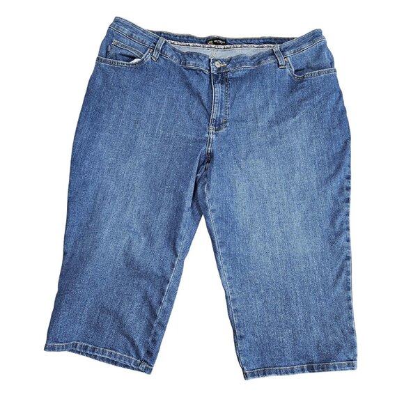 Lee Denim Capris Womens 22W Blue Relaxed Fit Mid Rise Stretch Jeans Plus Size - Picture 1 of 10